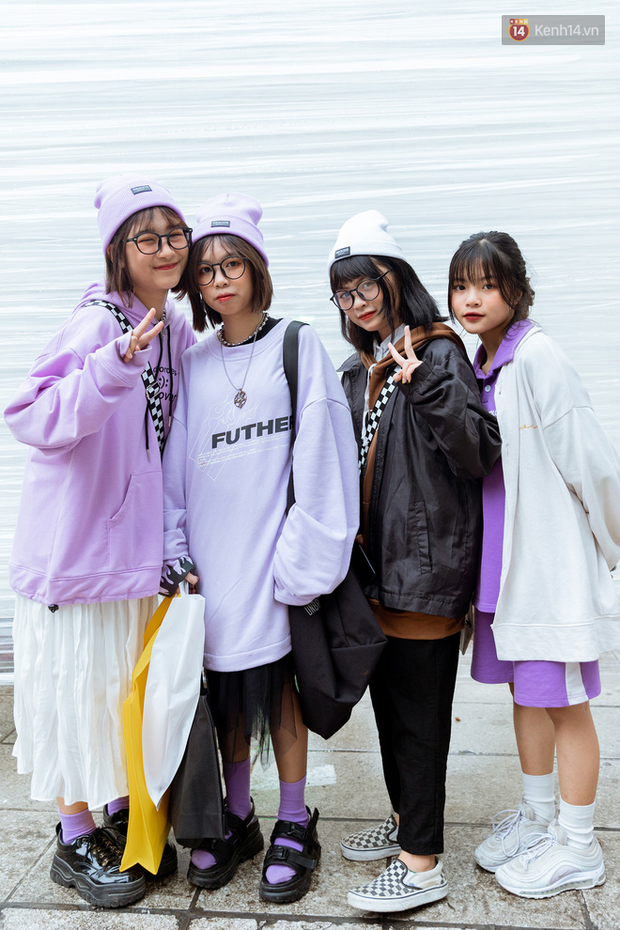 Street style giới trẻ tại The New District Hà Nội: Ai cũng quẩy đồ ngầu lòi lăng xê áo phao, áo nỉ, mặc càng ấm lại càng chất! - Ảnh 10.