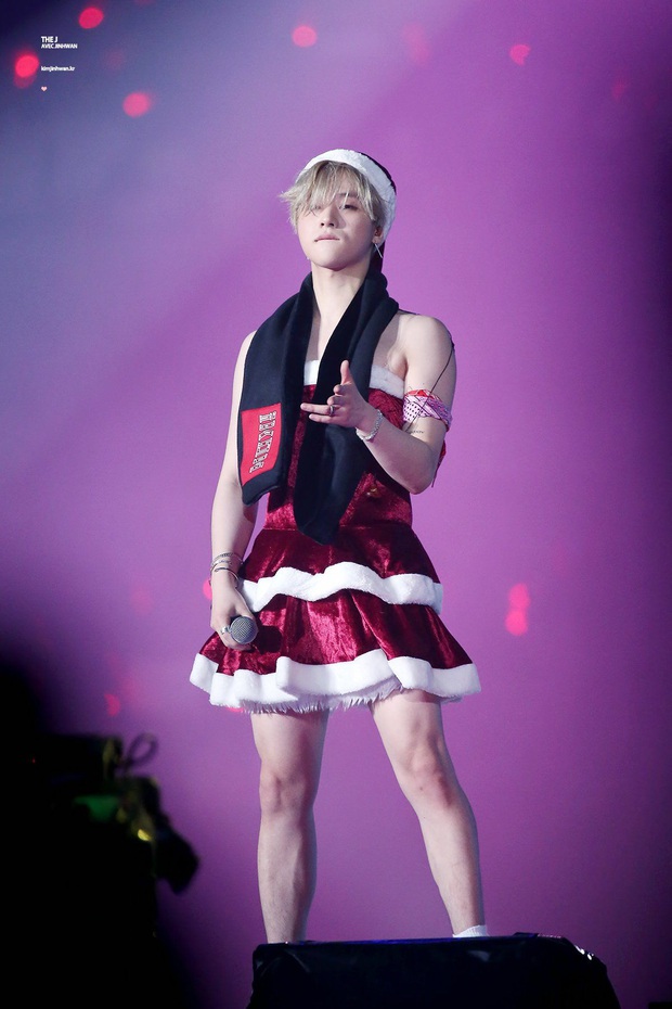 Idol Hàn lên đồ Giáng Sinh: Orange Caramel đi vào huyện thoại; gây sốc nhất là Jinhwan, Jonghyun - Ảnh 4. Idol Hàn lên đồ Giáng Sinh: Orange Caramel đi vào huyện thoại; gây sốc nhất là Jinhwan, Jonghyun - Ảnh 4.