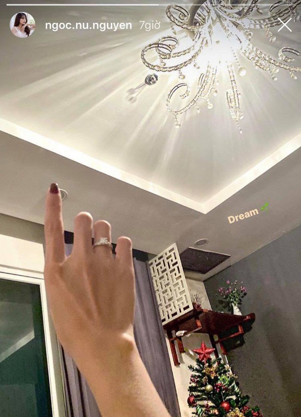 Ngọc Nữ để lộ ngón tay áp út đeo nhẫn kim cương sau sự kiện đám hỏi Văn Đức - Nhật Linh, dân tình hồi hộp đợi twist - Ảnh 3.
