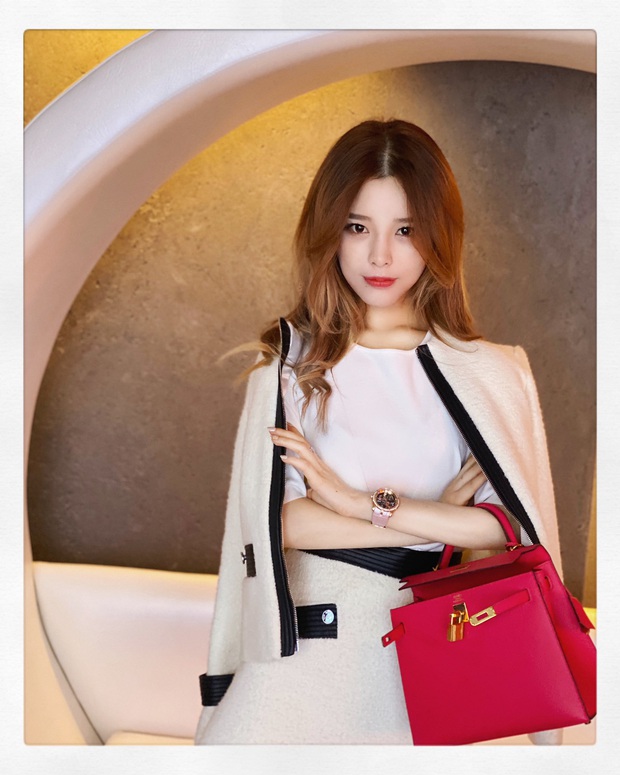 Chẳng cần lên sân khấu, những bóng hồng sau cánh gà Liên Minh Huyền Thoại vẫn khiến fan phải ráo riết săn info - Ảnh 4. Chẳng cần lên sân khấu, những bóng hồng sau cánh gà Liên Minh Huyền Thoại vẫn khiến fan phải ráo riết săn info - Ảnh 4.