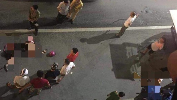 Nhìn lại những vụ TNGT kinh hoàng năm 2019: Nữ lao công chết thảm trên đường Láng Hạ, 15 người thương vong trên đường viếng nghĩa trang - Ảnh 22. Nhìn lại những vụ TNGT kinh hoàng năm 2019: Nữ lao công chết thảm trên đường Láng Hạ, 15 người thương vong trên đường viếng nghĩa trang - Ảnh 22.