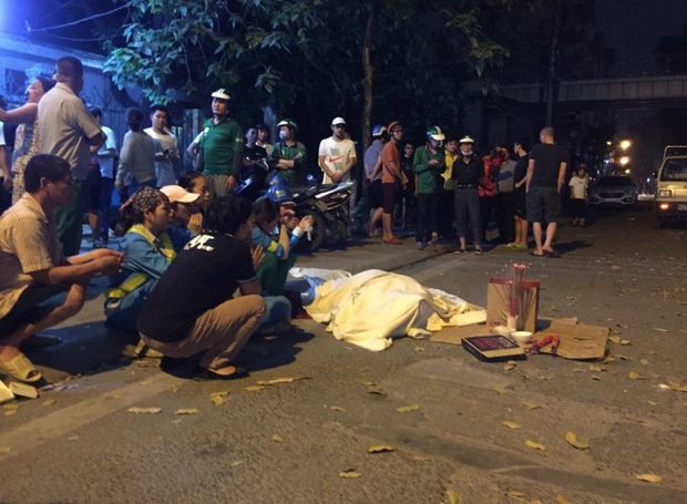 Nhìn lại những vụ TNGT kinh hoàng năm 2019: Nữ lao công chết thảm trên đường Láng Hạ, 15 người thương vong trên đường viếng nghĩa trang - Ảnh 15. Nhìn lại những vụ TNGT kinh hoàng năm 2019: Nữ lao công chết thảm trên đường Láng Hạ, 15 người thương vong trên đường viếng nghĩa trang - Ảnh 15.