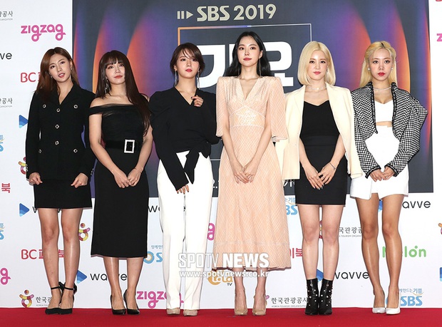 Siêu thảm đỏ SBS Gayo Daejun: BTS và GOT7 lồng lộn, TWICE và GFriend lột xác sexy, MAMAMOO xòe giữa quân đoàn idol - Ảnh 20.