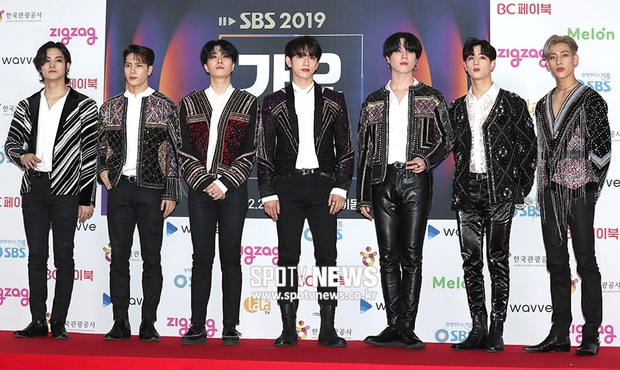 Siêu thảm đỏ SBS Gayo Daejun: BTS và GOT7 lồng lộn, TWICE và GFriend lột xác sexy, MAMAMOO xòe giữa quân đoàn idol - Ảnh 12.