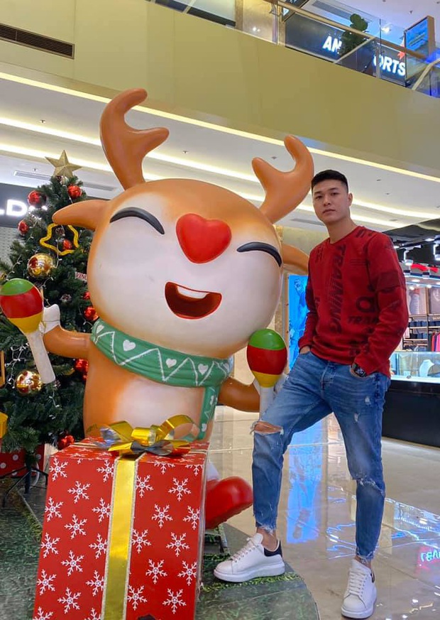 Ngắm trai đẹp mùa Giáng sinh: Nếu bóng đá có Đoàn Văn Hậu thì Liên quân Mobile cũng có Gấu hot-boy điển trai không kém! - Ảnh 2. Ngắm trai đẹp mùa Giáng sinh: Nếu bóng đá có Đoàn Văn Hậu thì Liên quân Mobile cũng có Gấu hot-boy điển trai không kém! - Ảnh 2.