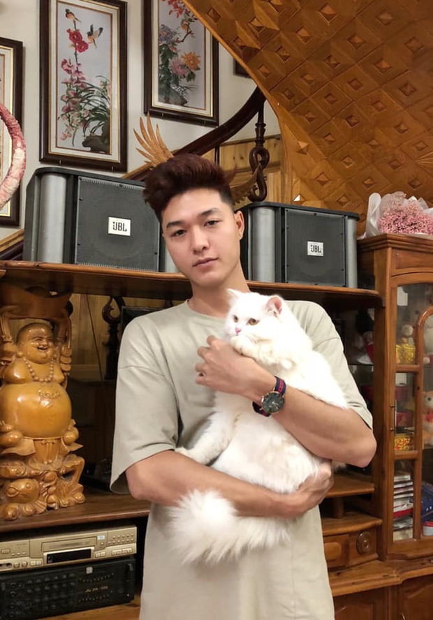 Ngắm trai đẹp mùa Giáng sinh: Nếu bóng đá có Đoàn Văn Hậu thì Liên quân Mobile cũng có Gấu hot-boy điển trai không kém! - Ảnh 5. Ngắm trai đẹp mùa Giáng sinh: Nếu bóng đá có Đoàn Văn Hậu thì Liên quân Mobile cũng có Gấu hot-boy điển trai không kém! - Ảnh 5.