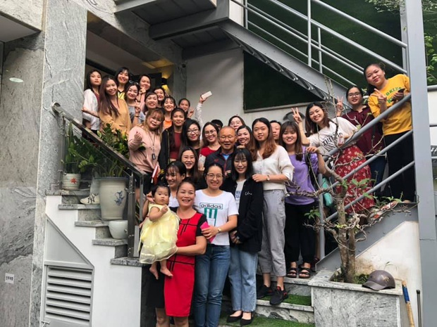 HLV Park Hang-seo dành thời gian thăm trường Hàn ngữ, đập tan tin đồn khai trừ trợ lý ngôn ngữ Lê Huy Khoa - Ảnh 2.