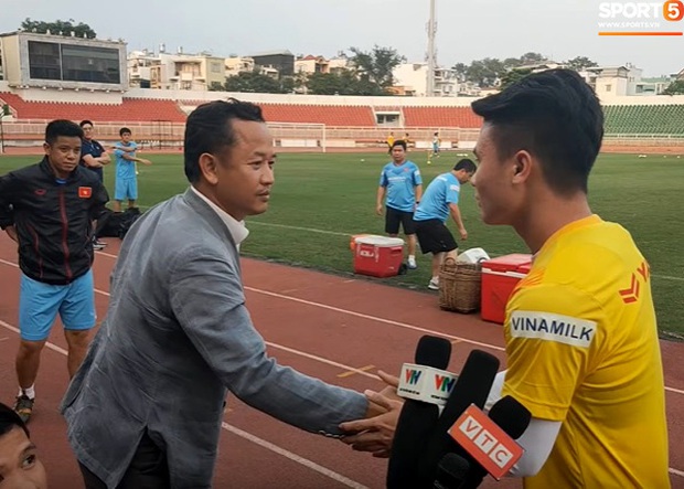 Trợ lý Lê Huy Khoa bất ngờ ghé thăm U23 Việt Nam, khẳng định vẫn còn hợp tác với thầy Park - Ảnh 2.