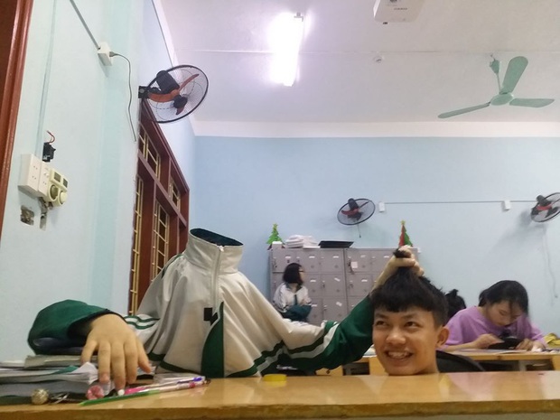Hết giấu đầu lòi đuôi, hội học trò có ngay trend chụp ảnh mới mất đầu nhìn vào chỉ biết thốt lên: Kinh dị quá - Ảnh 2.