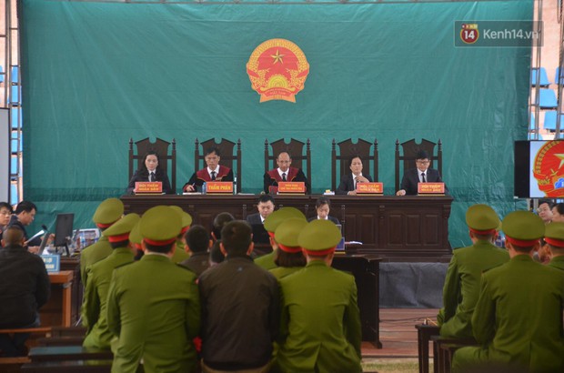 Vì Văn Toán thành khẩn khai báo, khẳng định Bùi Văn Công là người trực tiếp dùng côn sắt sát hại nữ sinh giao gà - Ảnh 2.