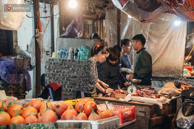 Cập nhật giá lợn - bò giữa tâm bão, nhiều bà nội trợ: Với giá lợn phi mã như vậy, mua thịt bò chắc ăn... sướ‎ng hơn - Ảnh 2.