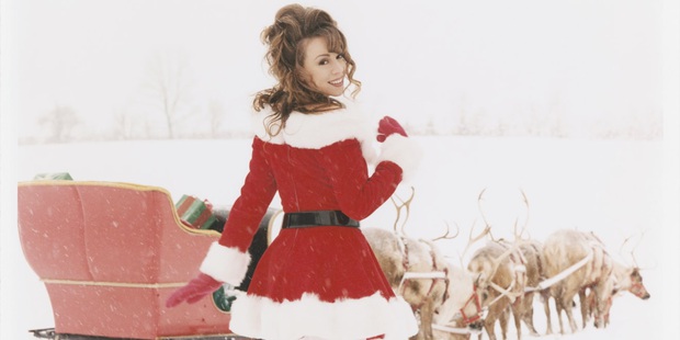 Khi Diva đấu Diva: Siêu phẩm Giáng sinh của Mariah Carey đến hẹn vẫn trồi lên còn Celine Dion sở hữu album… rớt hạng thảm hại nhất lịch sử - Ảnh 2. Khi Diva đấu Diva: Siêu phẩm Giáng sinh của Mariah Carey đến hẹn vẫn trồi lên còn Celine Dion sở hữu album… rớt hạng thảm hại nhất lịch sử - Ảnh 2.