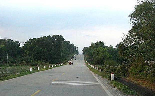 Chở cháu đi học về: Ông bị tông tử vong, cháu nguy kịch - Ảnh 1. Chở cháu đi học về: Ông bị tông tử vong, cháu nguy kịch - Ảnh 1.