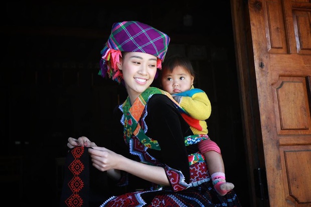 Tân Hoa hậu Khánh Vân hoá cô gái HMông khoe sắc cực xinh, khoảnh khắc bế em bé đáng yêu gây chú ý! - Ảnh 8.