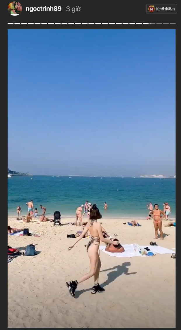 Diện bikini đi chân trần đã xưa, Ngọc Trinh giờ “quẩy” luôn sneaker cho cá tính - Ảnh 2. Diện bikini đi chân trần đã xưa, Ngọc Trinh giờ “quẩy” luôn sneaker cho cá tính - Ảnh 2.