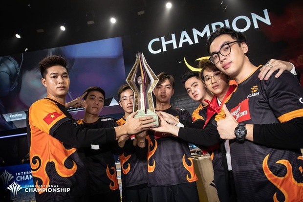 Những khoảnh khắc đặc biệt của Liên Quân Mobile Việt 2019: Dấu ấn Team Flash với nhiều kỳ tích vô tiền khoáng hậu - Ảnh 18. Những khoảnh khắc đặc biệt của Liên Quân Mobile Việt 2019: Dấu ấn Team Flash với nhiều kỳ tích vô tiền khoáng hậu - Ảnh 18.
