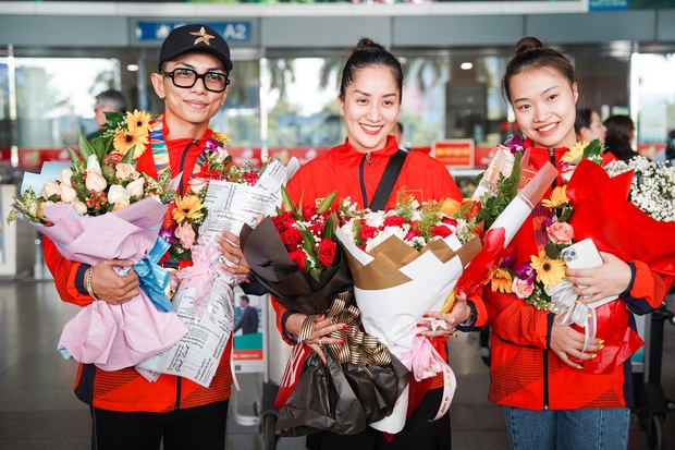 Khánh Thi - Phan Hiển hạnh phúc trong vòng tay chào đón 2 con, về nước sau khi giành HCV tại SEA Games 30 - Ảnh 6.