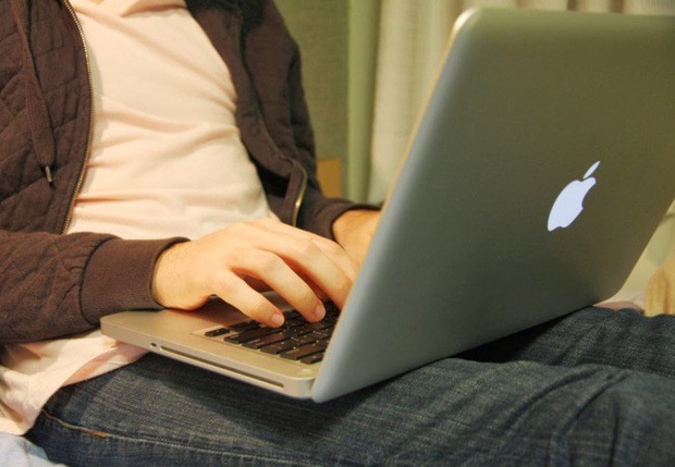 Nam giới hiện đại vô sinh nhiều vì thói quen dùng laptop này - Ảnh 2.