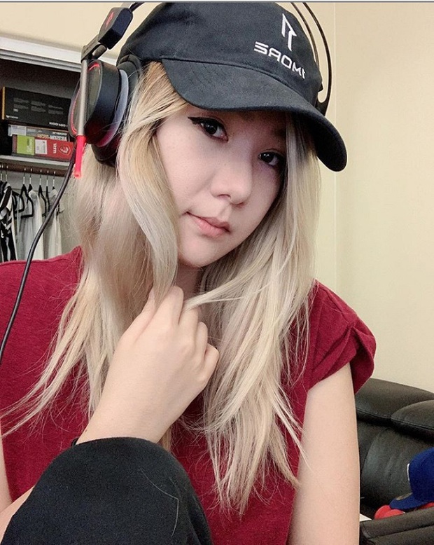 Ngắm nhan sắc nữ streamer Becca - Bóng hồng vừa hạ đo ván Viruss tại All-Star 2019 - Ảnh 5.