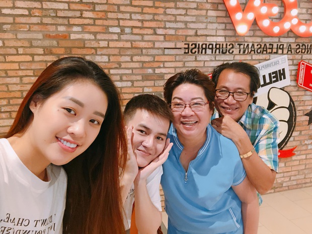 Hoa hậu hoàn vũ 2019 Khánh Vân có em trai siêu bảnh, chiếc mũi còn cực phẩm hơn cả chị gái - Ảnh 3. Hoa hậu hoàn vũ 2019 Khánh Vân có em trai siêu bảnh, chiếc mũi còn cực phẩm hơn cả chị gái - Ảnh 3.