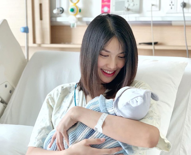 Không còn úp mở, vợ chồng Lan Khuê lần đầu công khai cận mặt quý tử đầu lòng - Ảnh 5. Không còn úp mở, vợ chồng Lan Khuê lần đầu công khai cận mặt quý tử đầu lòng - Ảnh 5.