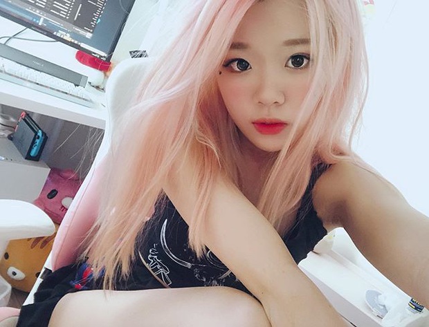 Không chỉ Becca, Twitch còn cả rổ streamer hot girl cực xinh - Ảnh 8.