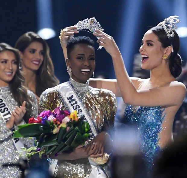 Nhan sắc lạ và đầy ấn tượng của mỹ nhân Nam Phi vừa đăng quang Miss Universe 2019 - Ảnh 4.