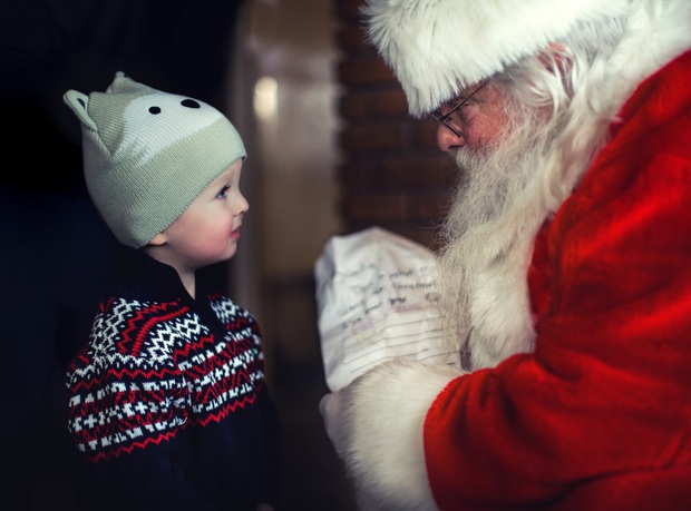 Khiến học sinh lớp 1 khóc nức nở vì khẳng định ông già Noel không có thật, nữ giáo viên bị ném đá, bị đuổi việc - Ảnh 2. Khiến học sinh lớp 1 khóc nức nở vì khẳng định ông già Noel không có thật, nữ giáo viên bị ném đá, bị đuổi việc - Ảnh 2.