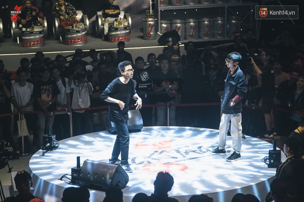 Điểm lại những pha bẻ lyric của các đấu thủ tại vòng Knock-out Beck’Stage Battle Rap: RichChoi, Đại Vũ, Linh Thộn ai bẻ lái gắt hơn? - Ảnh 6. Điểm lại những pha bẻ lyric của các đấu thủ tại vòng Knock-out Beck’Stage Battle Rap: RichChoi, Đại Vũ, Linh Thộn ai bẻ lái gắt hơn? - Ảnh 6.