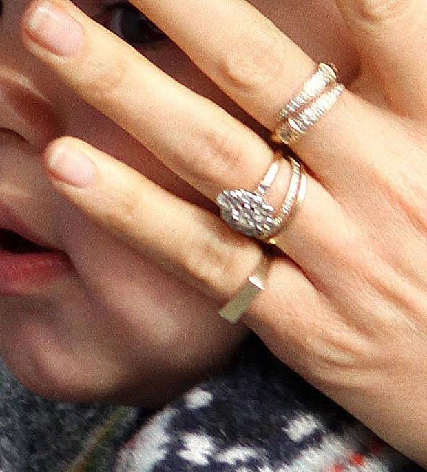 Proposing to Katy Perry with a $5 million diamond ring, Orlando Bloom is suspected of recycling the ring he gave to Miranda Kerr - Photo 2.