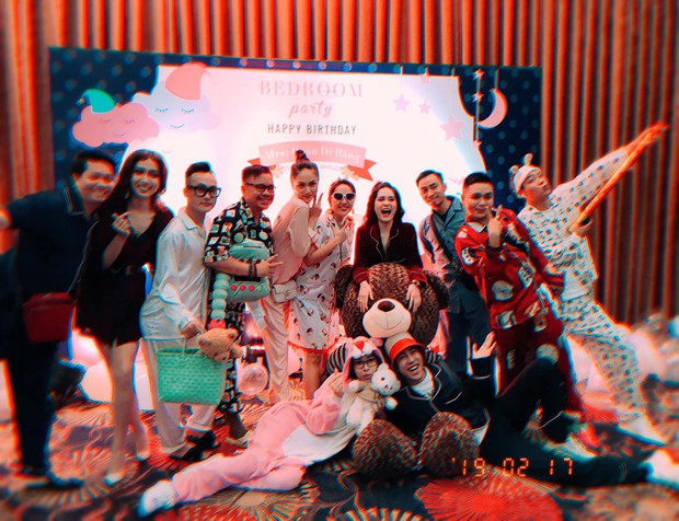 Hương Giang diện Pyjama, quậy hết cỡ trong tiệc sinh nhật bạn thân - Ảnh 2.
