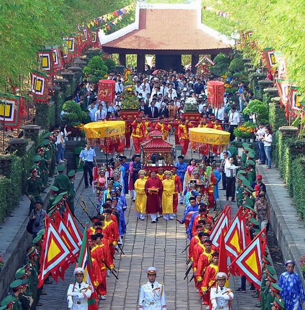 Người lao động được nghỉ tổng cộng 8 ngày dịp Giỗ tổ Hùng Vương và lễ 30/4 - 1/5 - Ảnh 1.