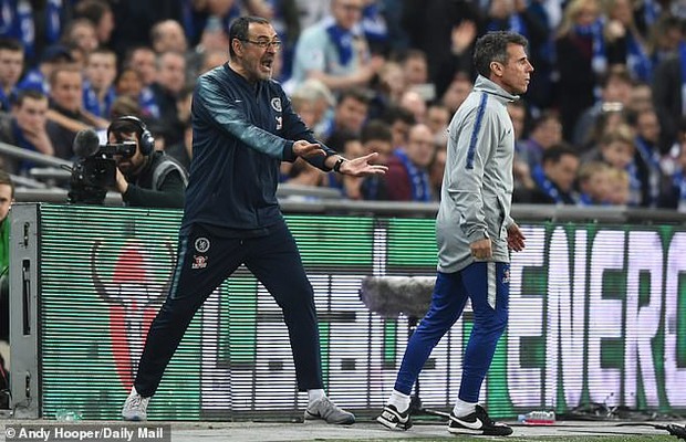 Thủ môn Kepa bị tiền bối gọi là nỗi nhục của Chelsea, xứng đáng bị đuổi ngay khỏi đội - Ảnh 3.