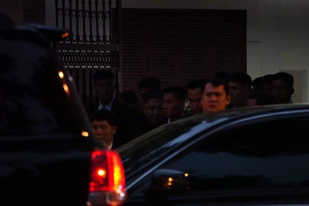 Ảnh: Chủ tịch Kim Jong Un thăm Đại sứ quán Triều Tiên trong ngày đầu tiên đến Hà Nội - Ảnh 13.
