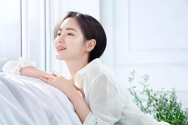 Cô nàng nổi như cồn trên Instagram với mặt mộc và cặp lông mày tự nhiên thách thức giới makeup là ai? - Ảnh 5.