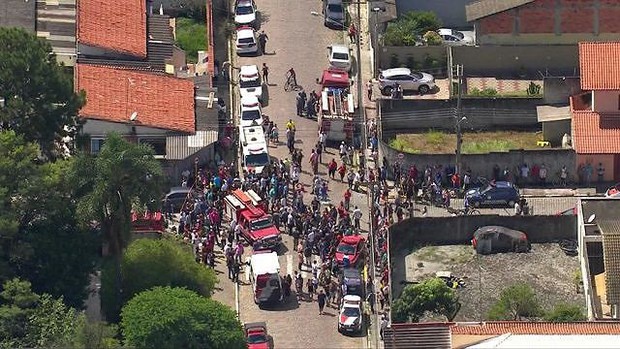 Xả súng ở trường học Brazil, 25 người thương vong - Ảnh 1.