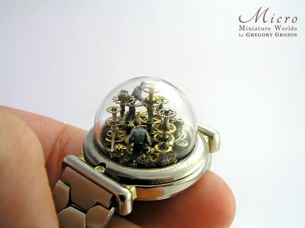 Nghệ sĩ này đem cả thế giới tí hon vào những chiếc đồng hồ cũ hỏng, kết quả ngoài cả sức tưởng tượng! - Ảnh 8.