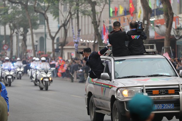 Soi đồ nghề của phóng viên Triều Tiên tháp tùng Chủ tịch Kim Jong-un - Ảnh 11.