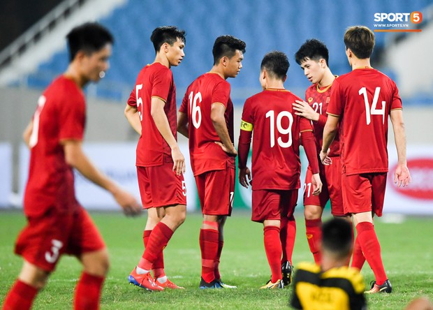 U23 Việt Nam lo ngay ngáy với chấn thương của Quang Hải - Ảnh 1.