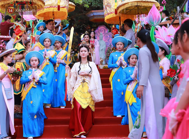 Hàng vạn người đổ về Đà Nẵng dự Lễ hội Quán Thế âm độc nhất vô nhị tại Việt Nam - Ảnh 7.