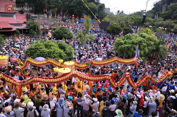 Hàng vạn người đổ về Đà Nẵng dự Lễ hội Quán Thế âm độc nhất vô nhị tại Việt Nam - Ảnh 14.