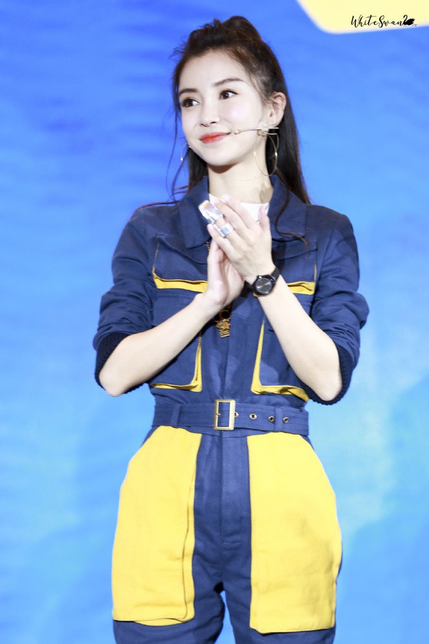 Angela Baby và đàn em kém 10 tuổi chung 1 khung hình: Liệu có chịu lép vế vì dừ hơn? - Ảnh 7.