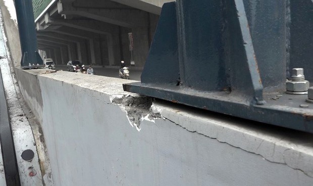 Cận cảnh nhà ga đường sắt Cát Linh – Hà Đông nham nhở, bong tróc, xuống cấp trước ngày vận hành - Ảnh 3.