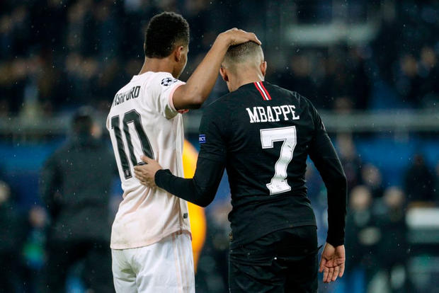 The pat on the head of the hero Rashford for Mbappe and the question: What is the money for, PSG? - Photo 8.