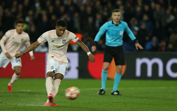 The pat on the head of the hero Rashford for Mbappe and the question: What is the money for, PSG? - Photo 1.