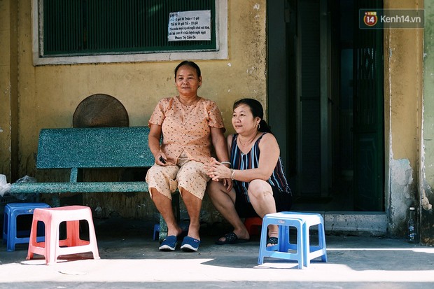 8/3 ở xóm bà bầu Sài Gòn: Những người phụ nữ gian nan đi tìm thiên chức làm mẹ và tình người trong con hẻm hy vọng - Ảnh 1.