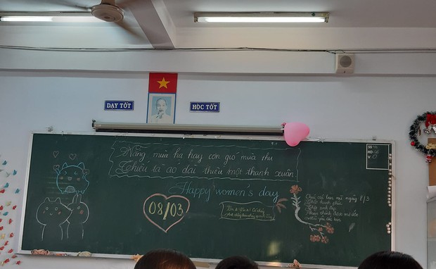 Quà 8/3 cực chất khiến đám con gái phát cuồng: Mỗi cô bạn trong lớp được tặng một đôi giày Adidas hoặc Nike - Ảnh 12.