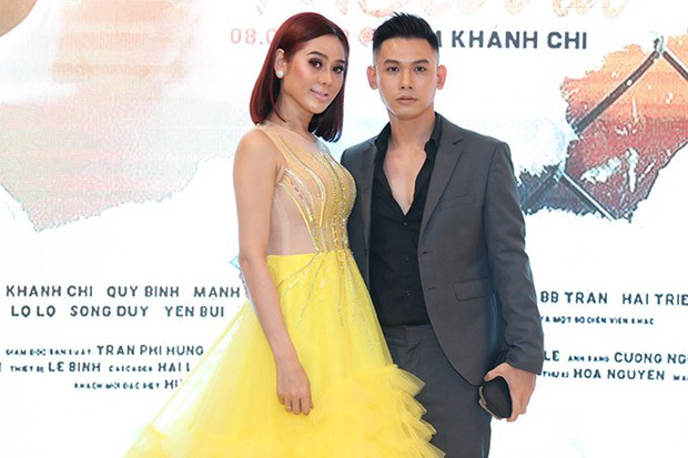 Đóng cảnh nóng ngộ nghĩnh như Lâm Khánh Chi: Chỉ che phần dưới không che phần trên, đóng trong phòng, chồng ở dưới lầu... không biết - Ảnh 4.