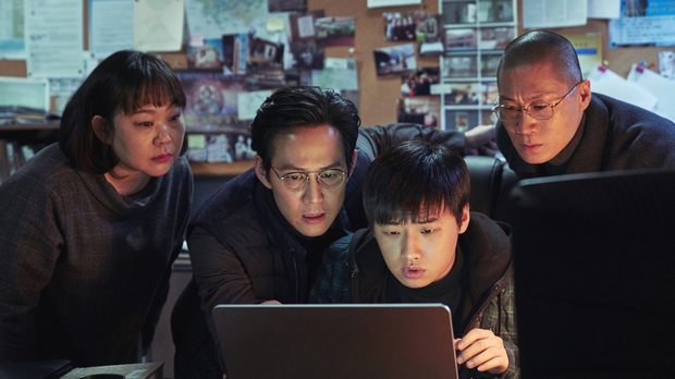 Photoshop “bừa” có ngày “ăn gạch”, phim tài tử Lee Jung Jae dính kiện tụng do xúc phạm đạo thần lập quốc - Ảnh 6.