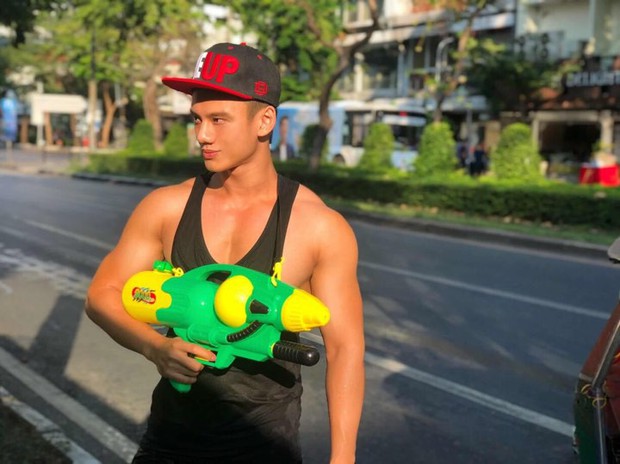 Đã mắt với loạt khoảnh khắc nóng bỏng của giới trẻ Việt tại lễ hội Songkran 2019 - Ảnh 4.